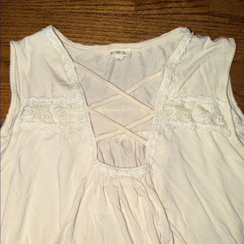 POL Ivory Sleeveless Lace Flowy Blouse with Crisscross Detail Size Large - Picture 3 of 5
